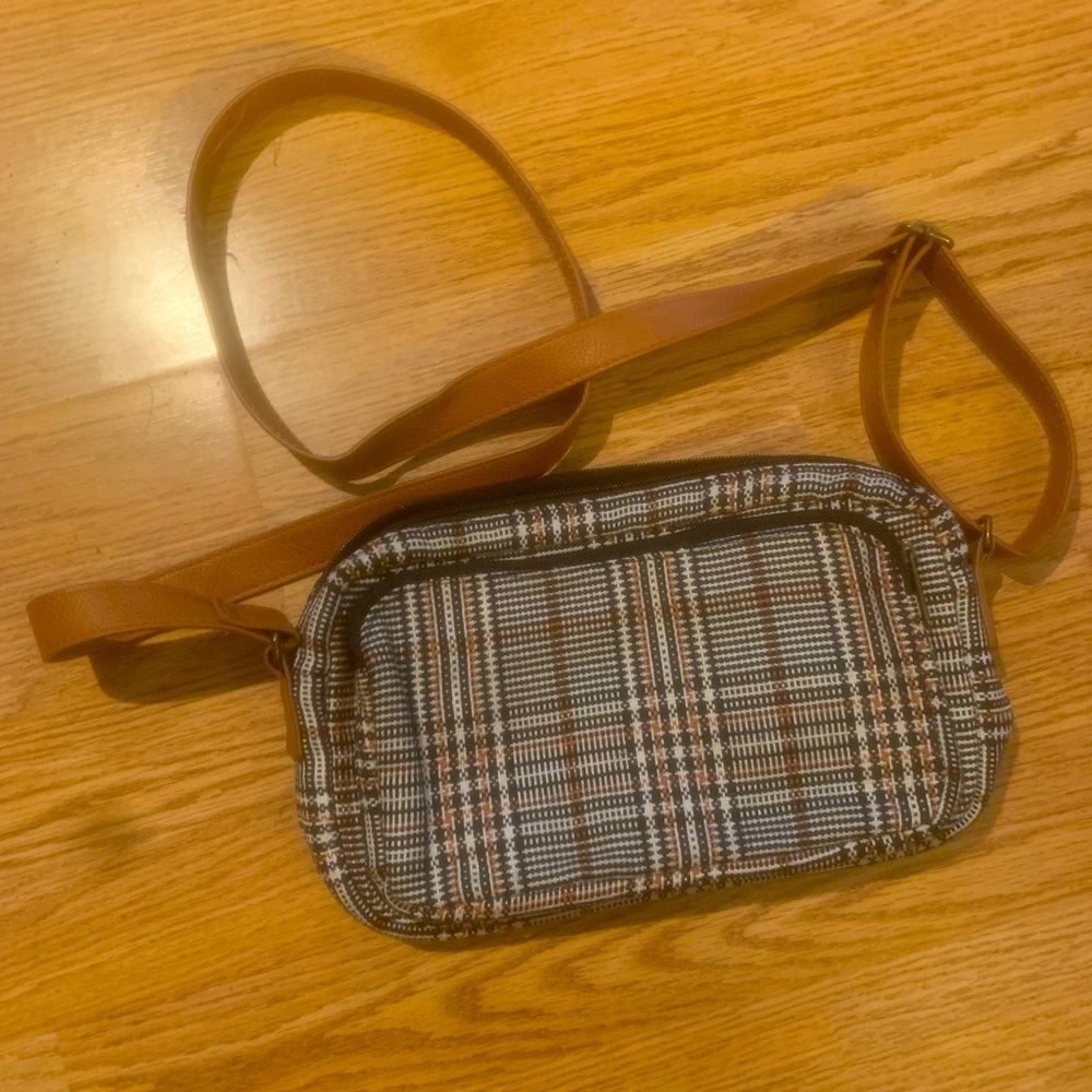 Thirty-One EUC Glen Plaid small crossbody purse